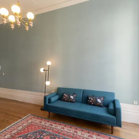 Apartment Adorable In Great Area *