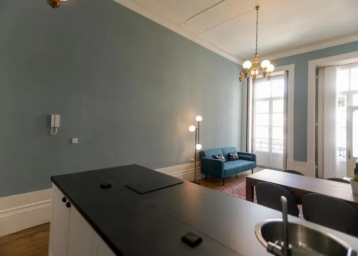 Adorable In Great Area Apartment *