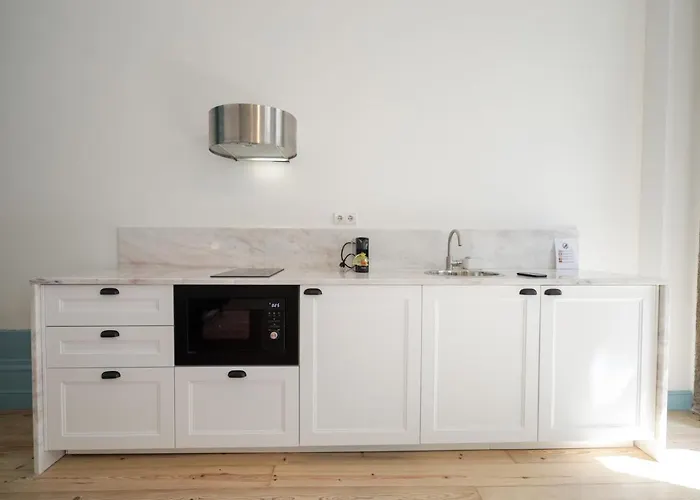 Adorable In Great Area Apartment *