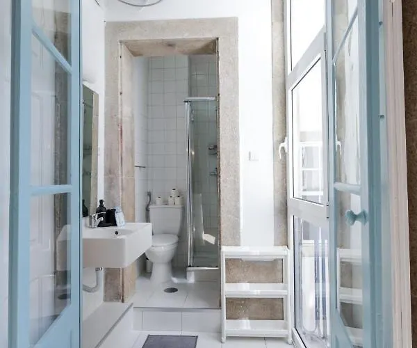 Adorable In Great Area Apartment *